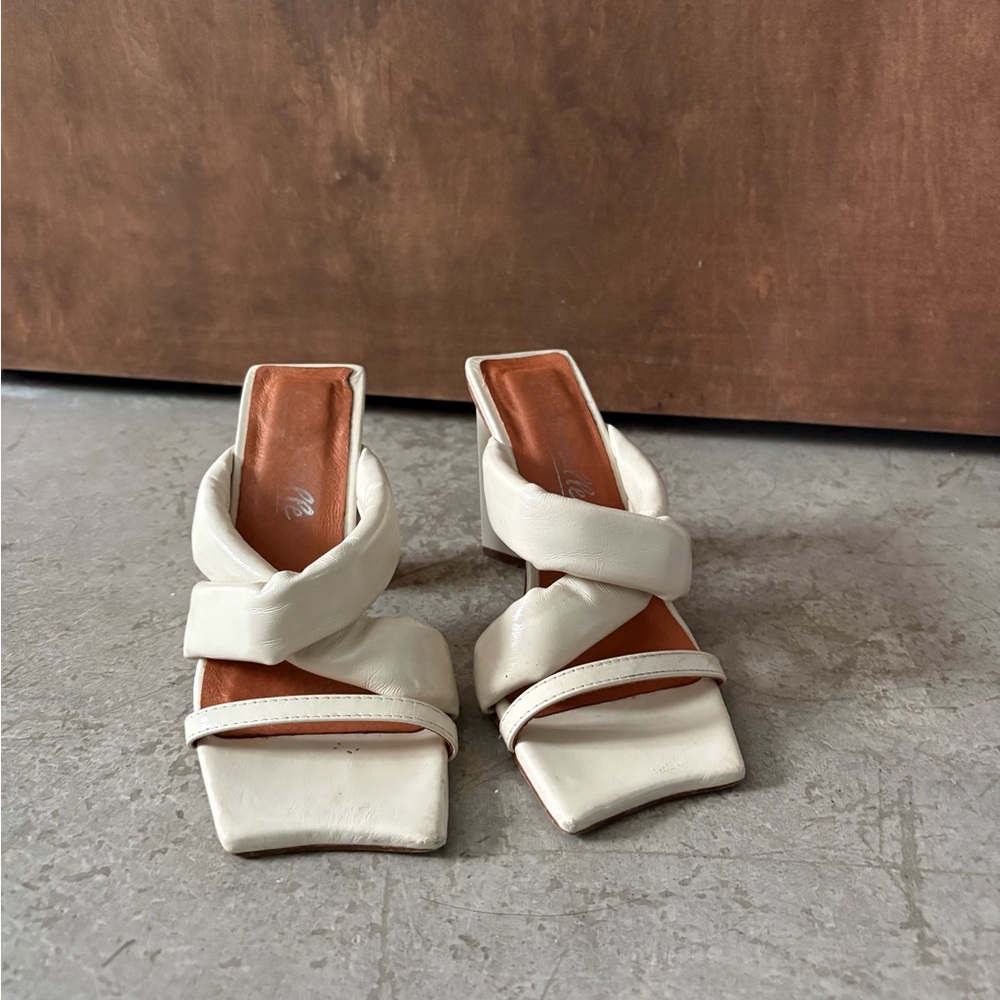 L'INTERVALLE Cream Strappy Sandals